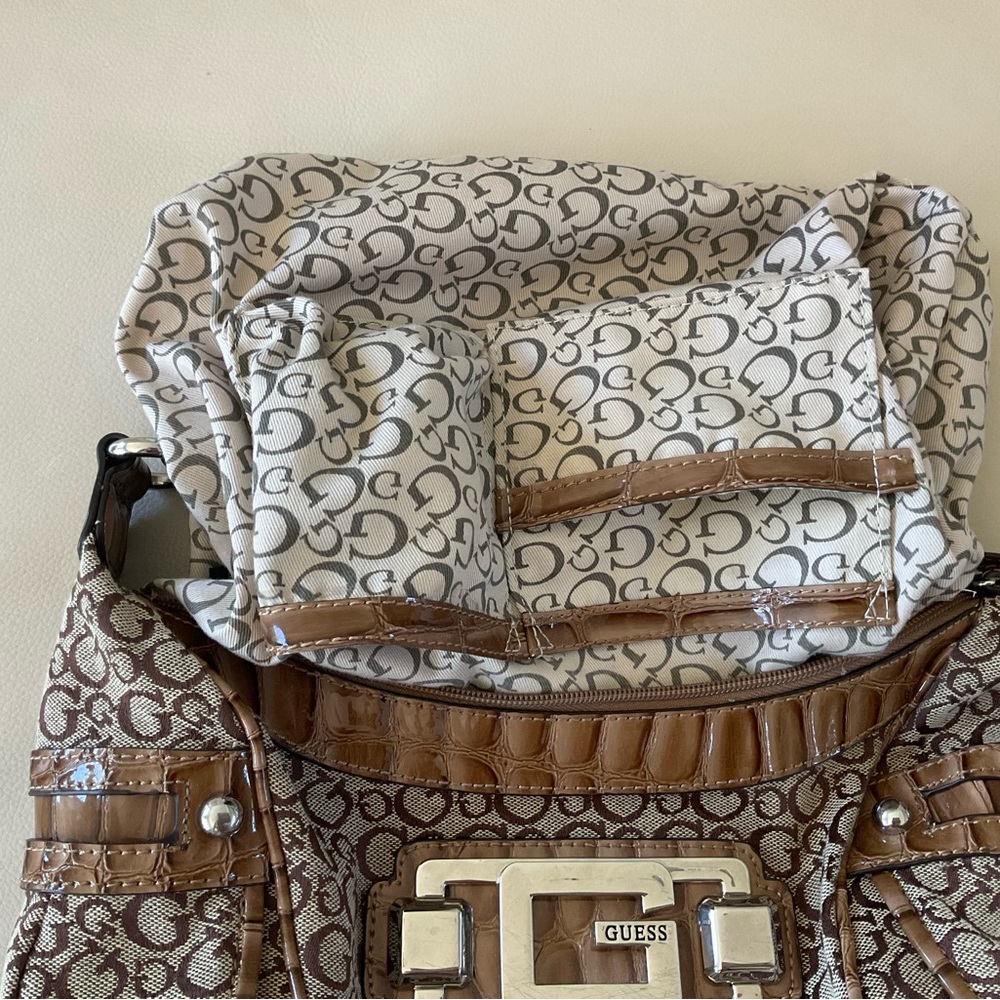 Guess ODELIA Shoulder Bag - Picture 4 of 14